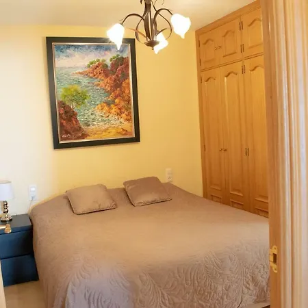 2 Bedroom Saturno 公寓 丰希罗拉