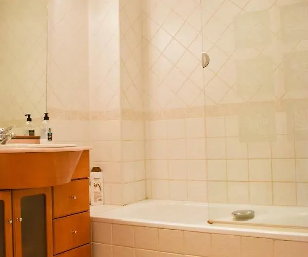 2 Bedroom Saturno Apartament *